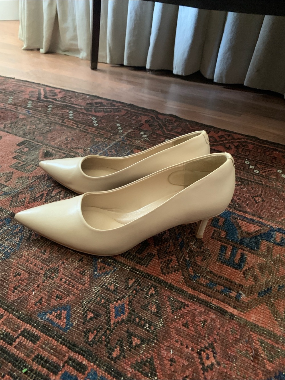 Women's Pointed-Toe Low Heel Pumps in Cream